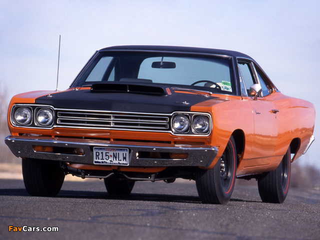 Plymouth Road Runner 440+6 1969 pictures (640 x 480)