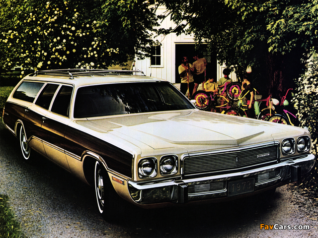 Photos of Plymouth Fury Sport Suburban (PP45/46) 1973 (640 x 480)