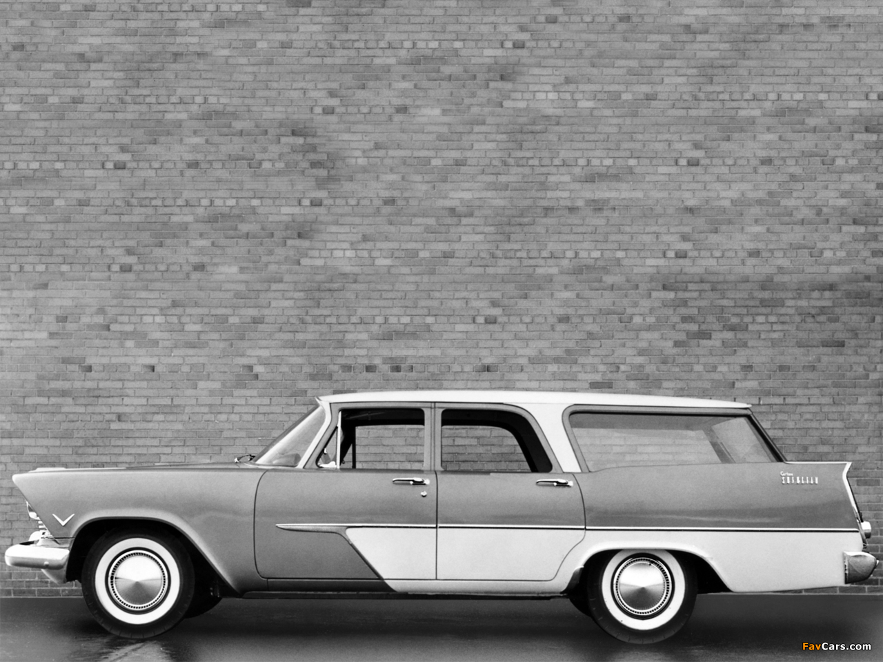 Plymouth Custom Suburban 4-door 1957 wallpapers (1280 x 960)