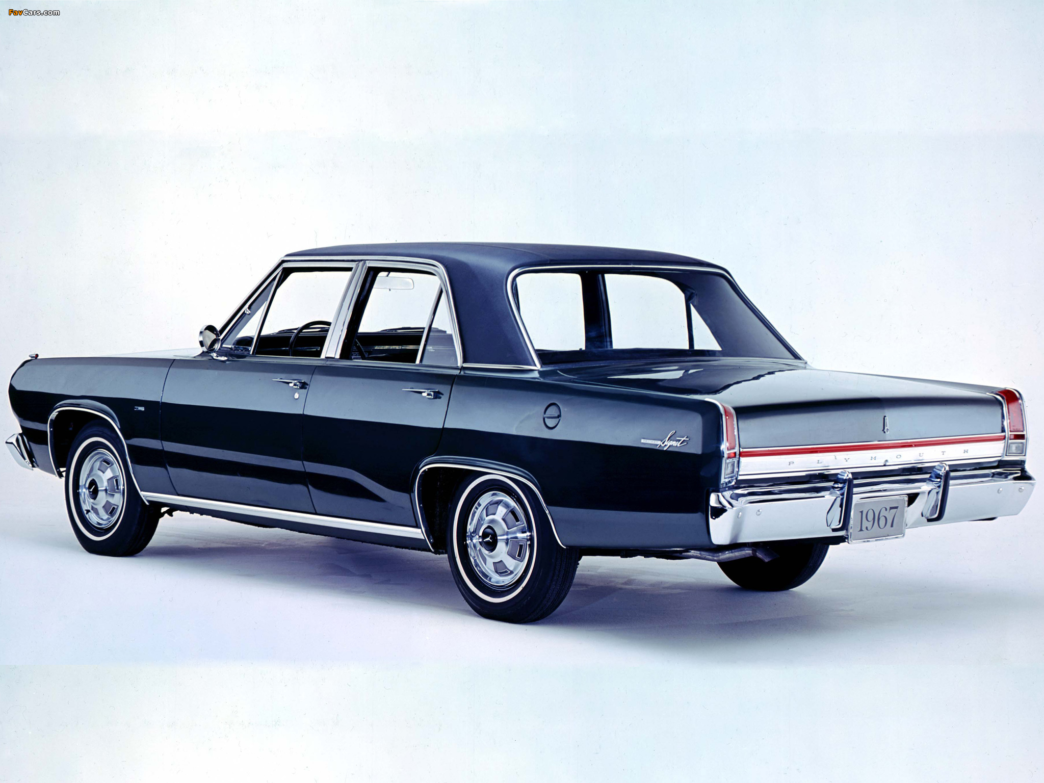 Photos of Plymouth Valiant Signet Sedan (VH41) 1967 (2048 x 1536)