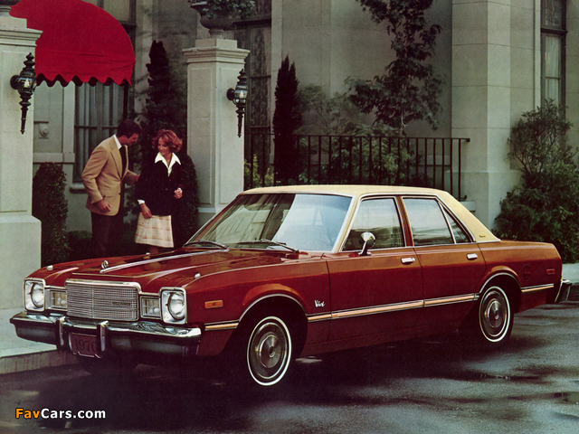 Images of Plymouth Volare Premier Sedan (HP45) 1976–77 (640 x 480)
