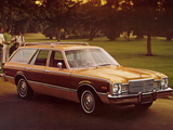 Photos of Plymouth Volare Premier Station Wagon (HH45) 1976–77