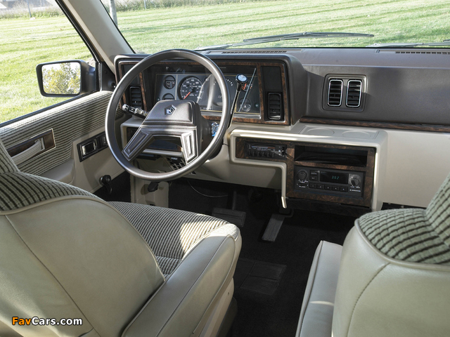 Photos of Plymouth Voyager 1984–87 (640 x 480)