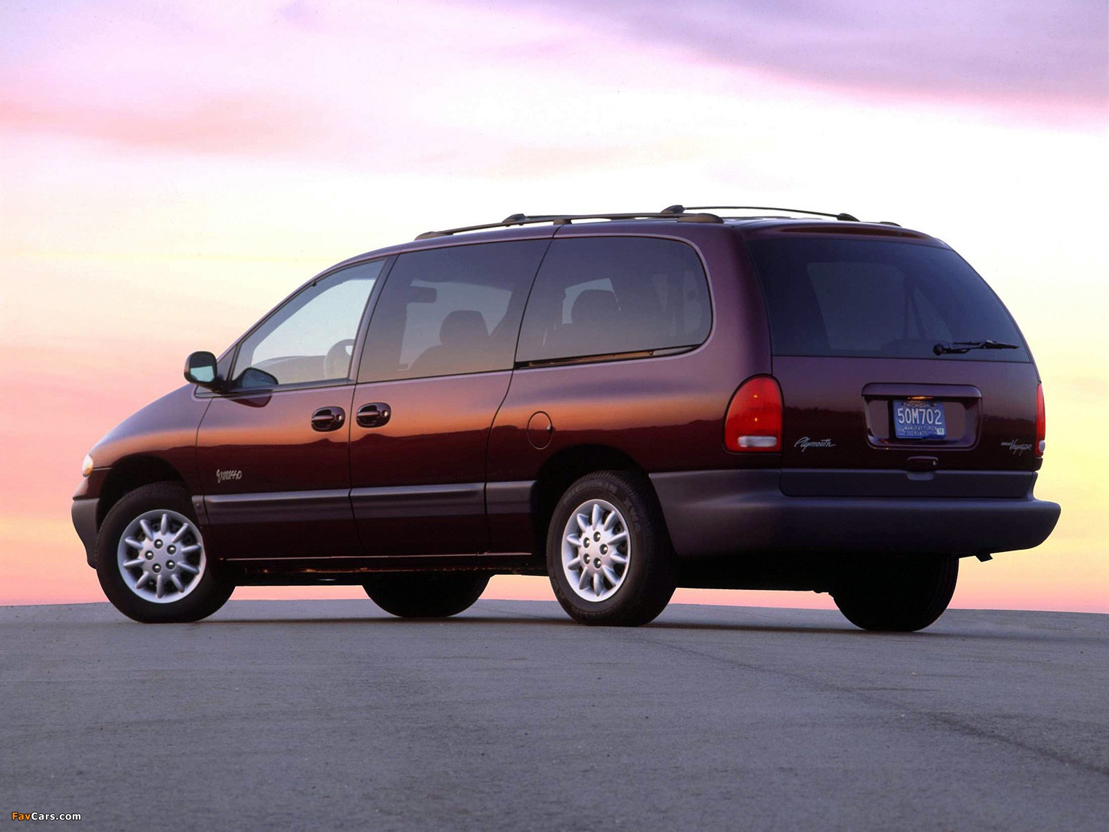 Pictures of Plymouth Grand Voyager 1995–2000 (1600 x 1200)