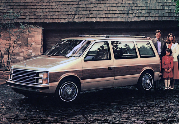 Plymouth Voyager 1984–87 pictures