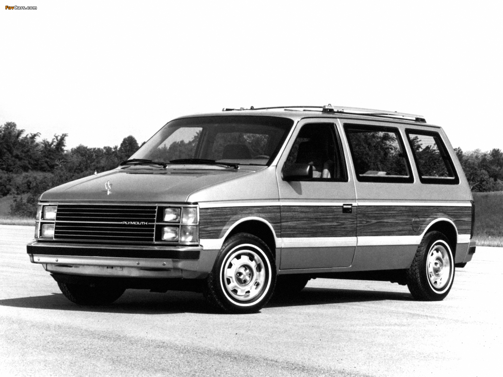 Plymouth Voyager 1984–87 pictures (1600 x 1200)
