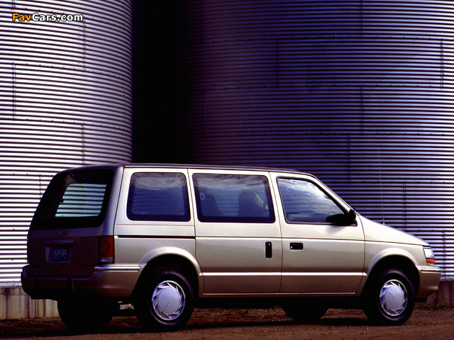 Plymouth Voyager 1991–95 images (640 x 480)