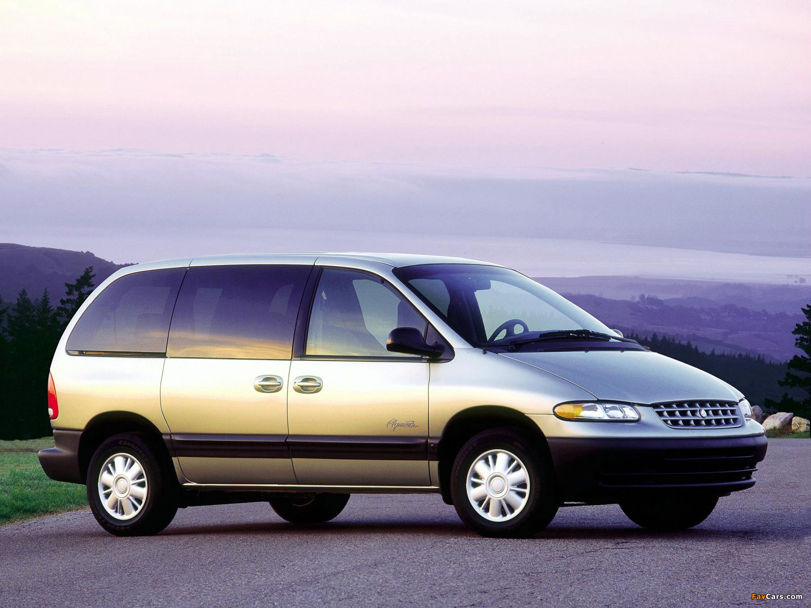 Plymouth Voyager 1995–2000 images (1600 x 1200)
