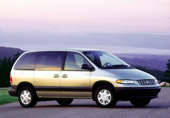 Plymouth Voyager 1995–2000 images