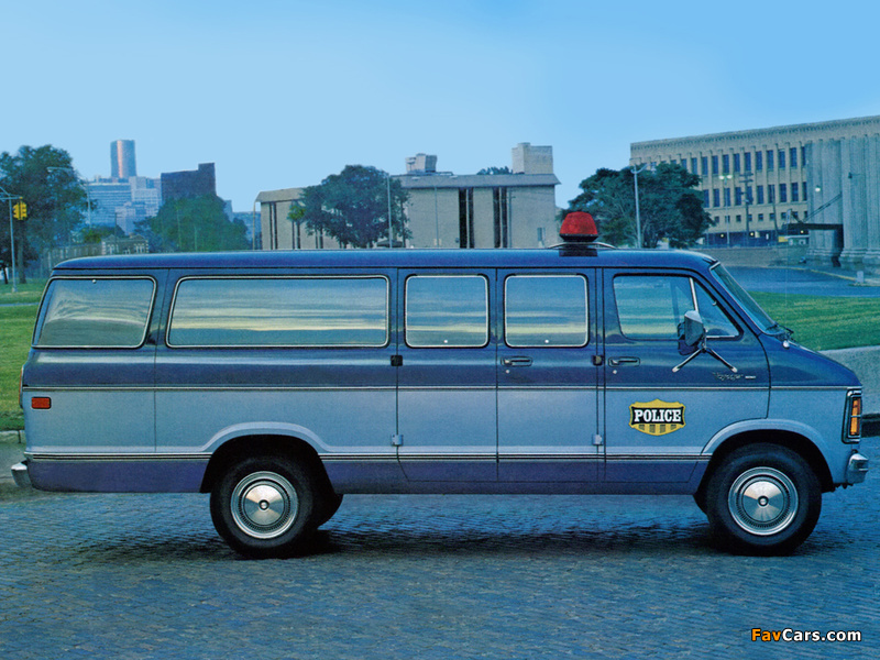 Plymouth Voyager Police 1982 wallpapers (800 x 600)