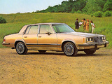 Images of Pontiac Bonneville Sedan (N69) 1984