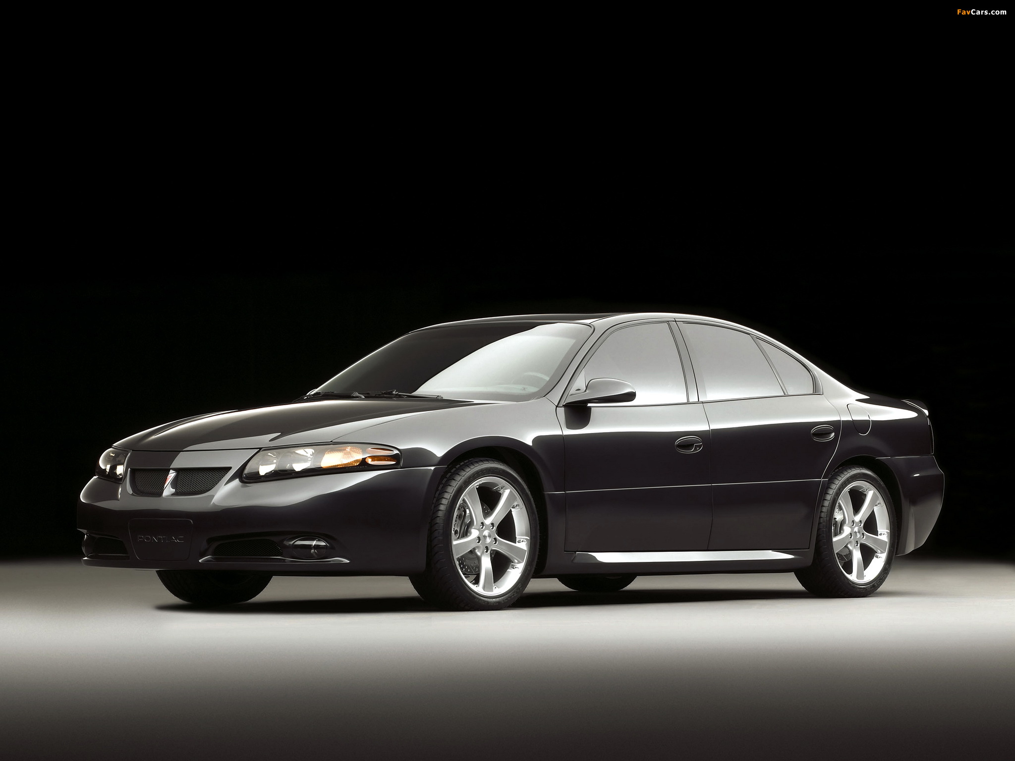 Images of Pontiac Bonneville GXP Concept 2002 (2048 x 1536)