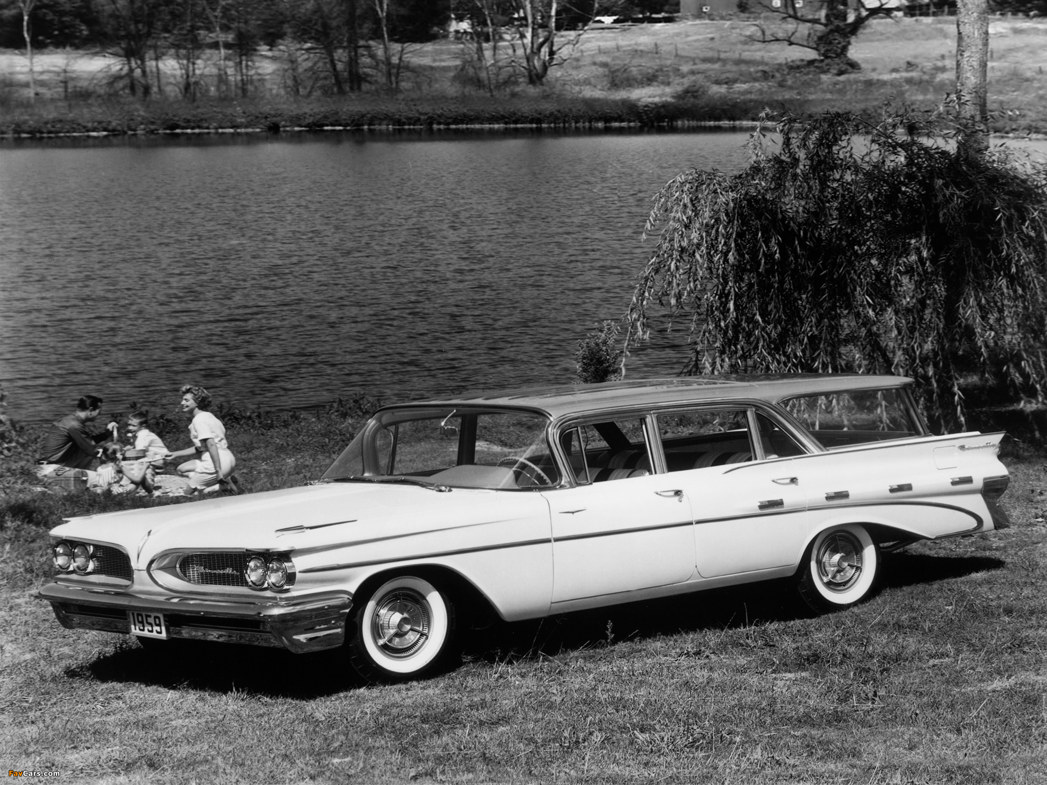 Pontiac Bonneville Custom Safari (2735) 1959 images (2048 x 1536)