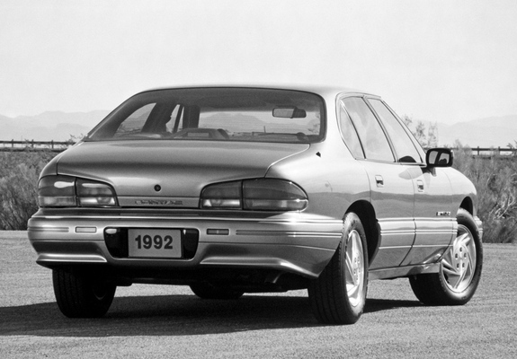 Pontiac Bonneville SE 1992–95 photos