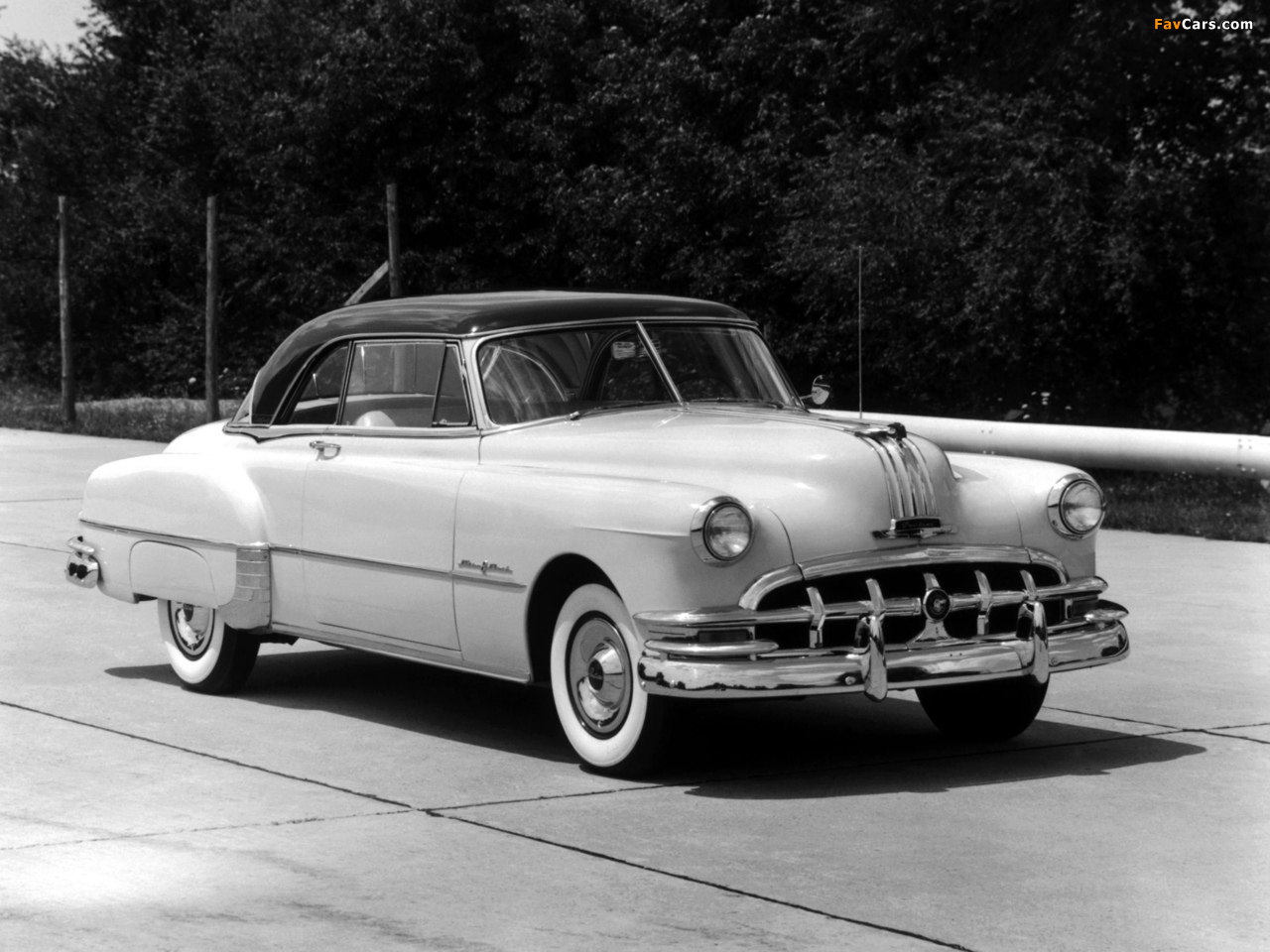 Photos of Pontiac Chieftain Convertible 1950 (1280 x 960)