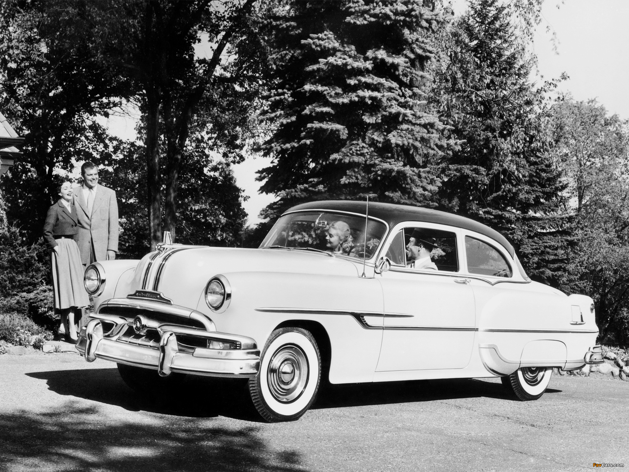 Pontiac Chieftain 2-door Sedan 1953 photos (2048 x 1536)