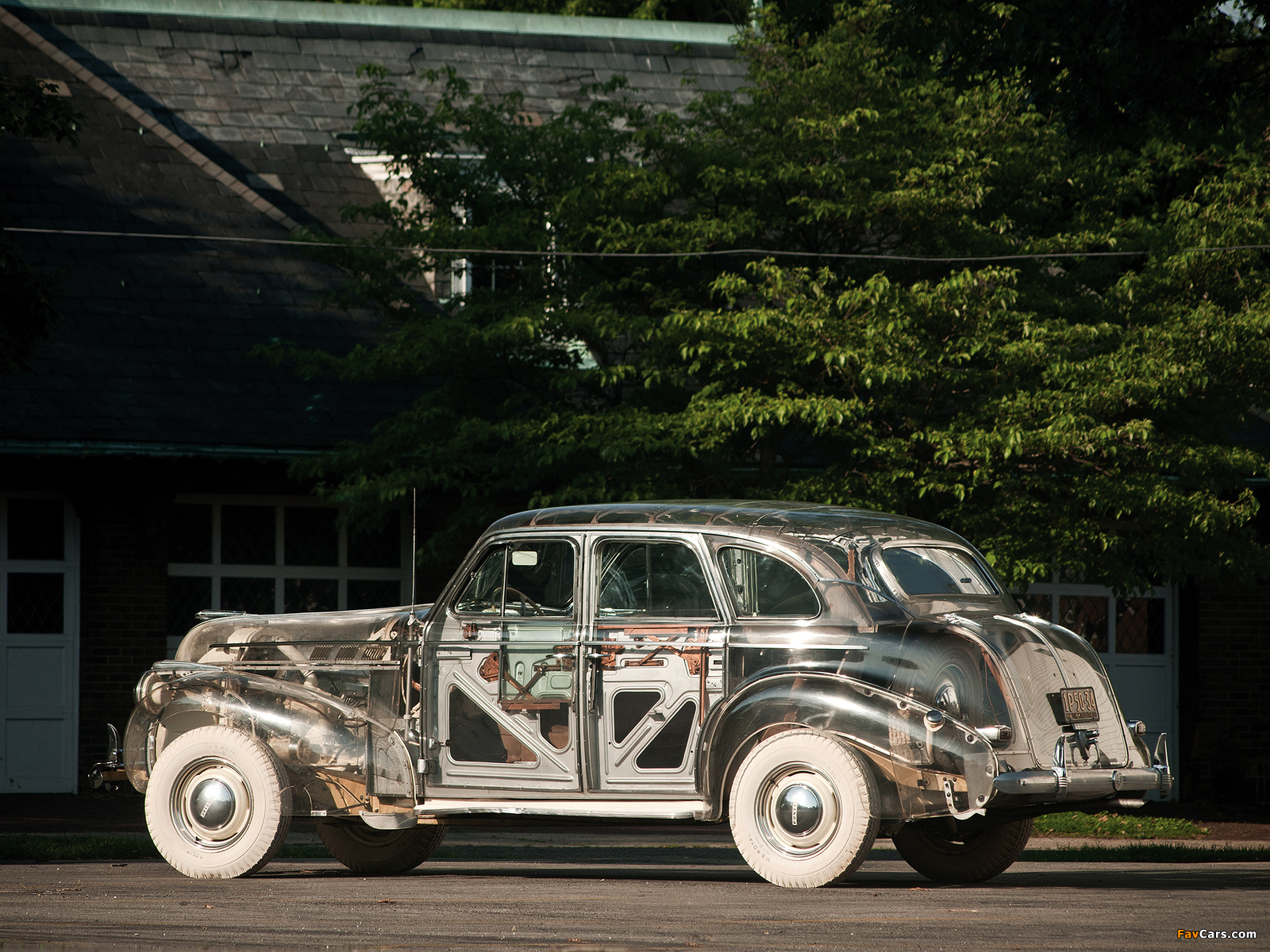 Photos of Pontiac Deluxe Six Transparent Display Car 1940 (1600 x 1200)
