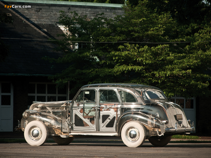 Photos of Pontiac Deluxe Six Transparent Display Car 1940 (800 x 600)
