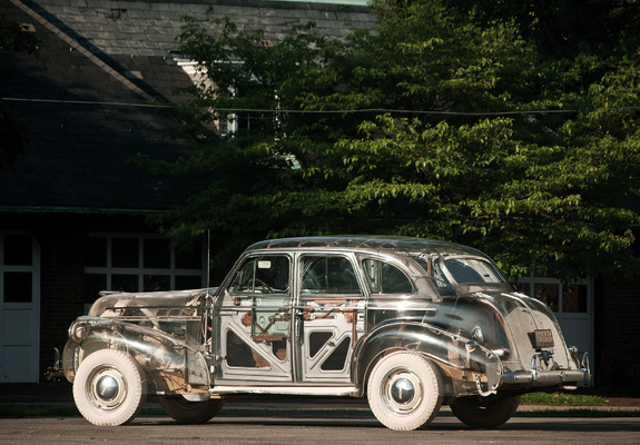 Photos of Pontiac Deluxe Six Transparent Display Car 1940