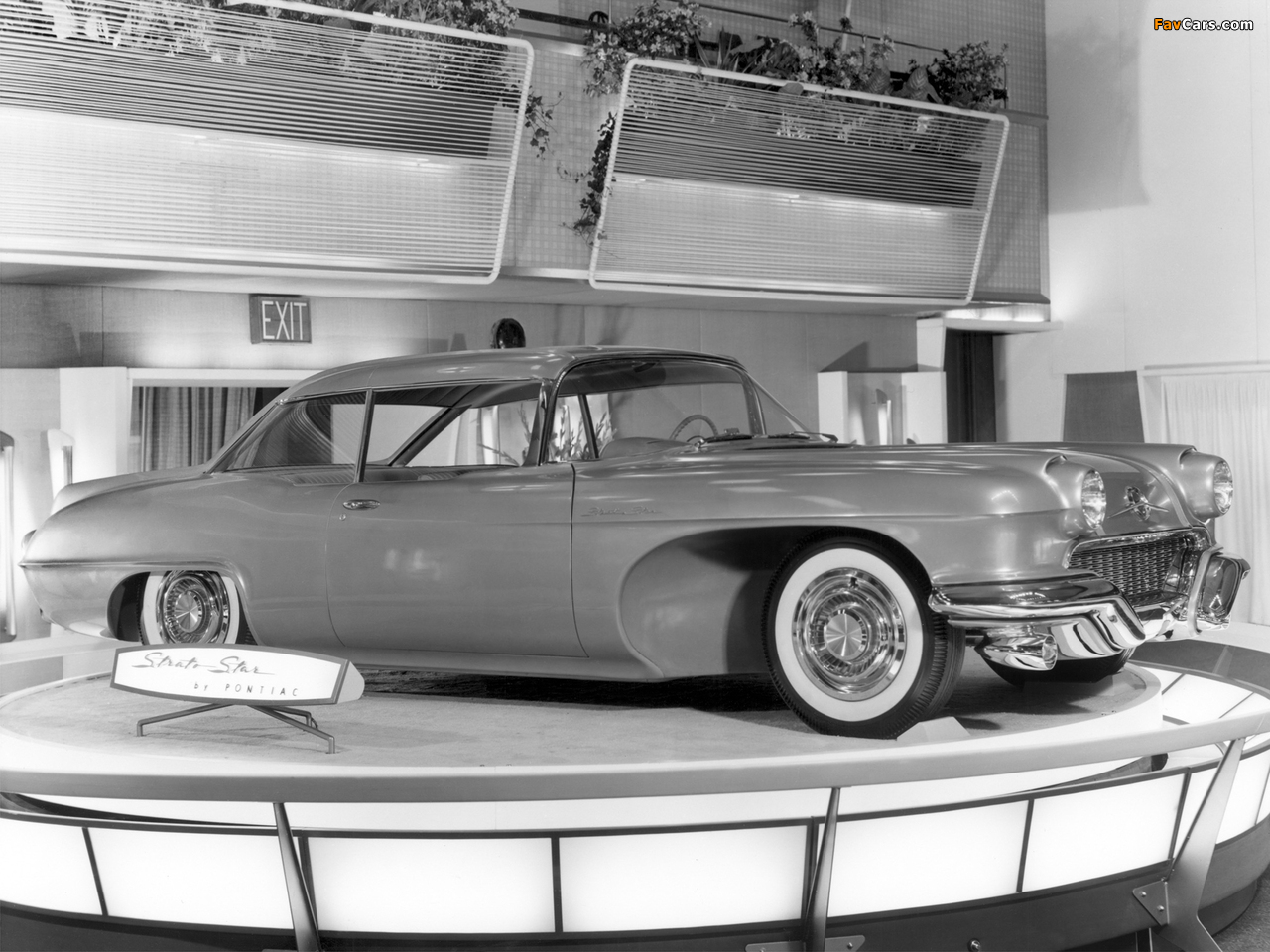 Photos of Pontiac Strato Star Concept Car 1955 (1280 x 960)