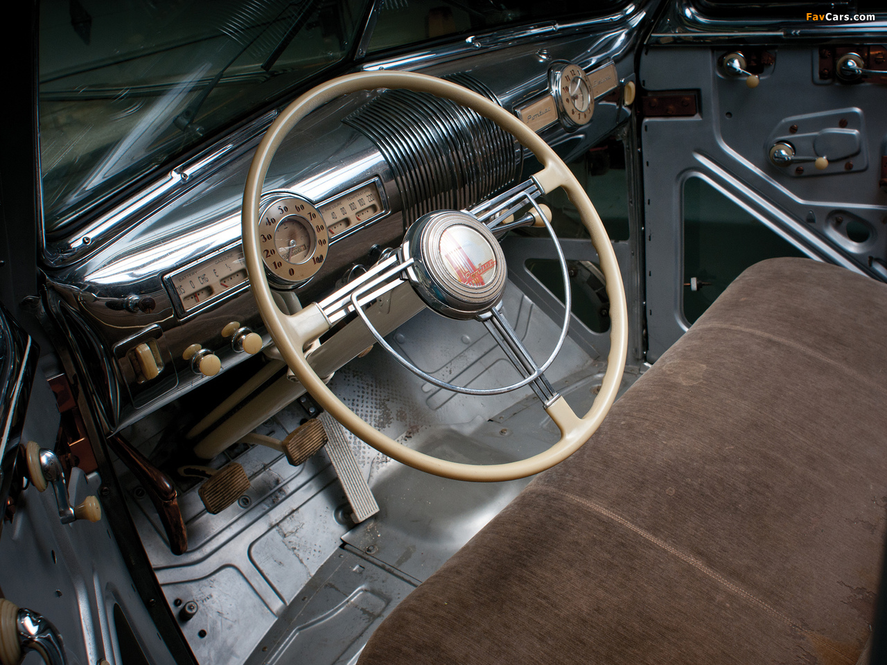 Pontiac Deluxe Six Transparent Display Car 1940 wallpapers (1280 x 960)