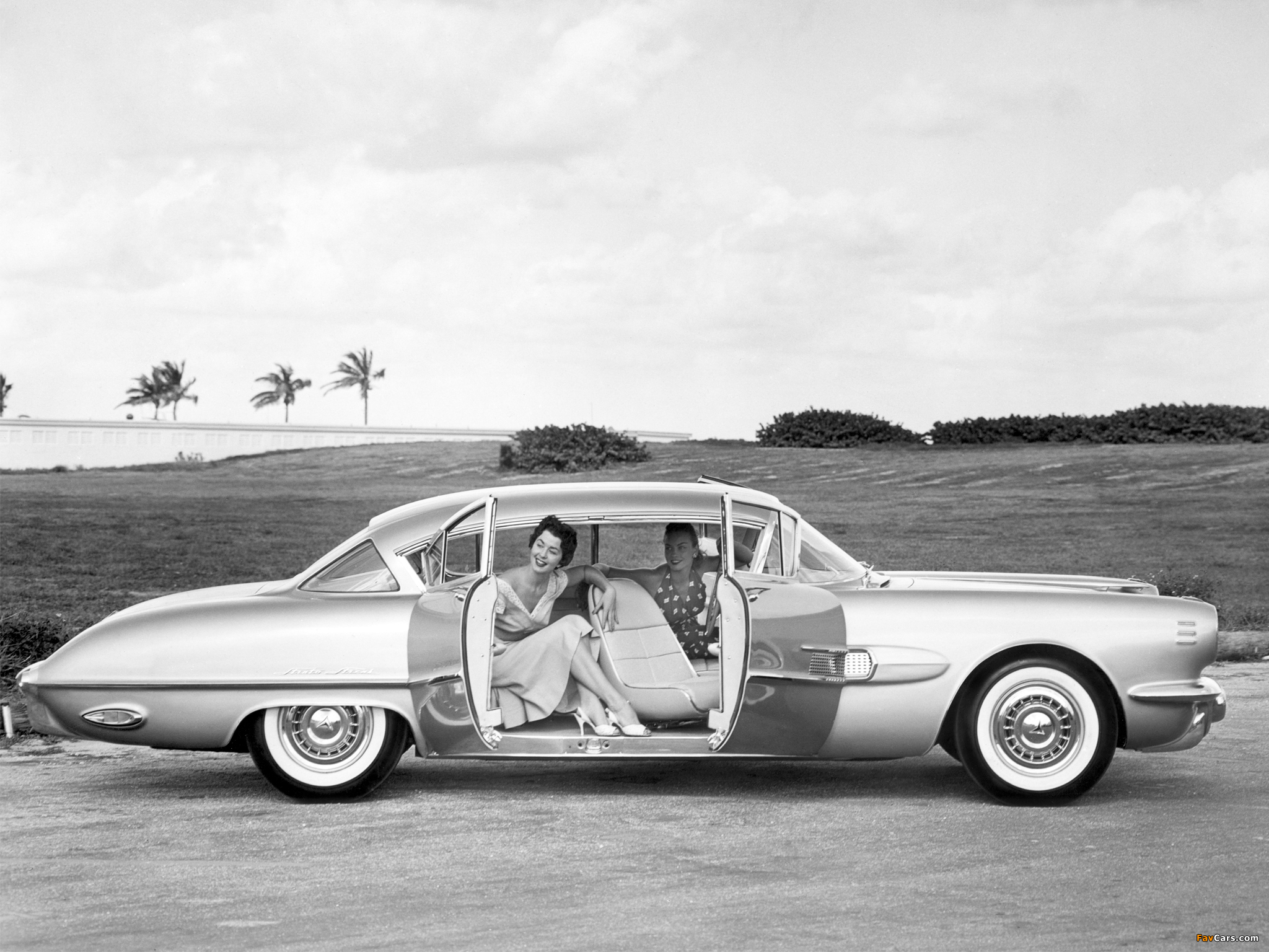 Pontiac Strato Streak Concept Car 1954 photos (2048 x 1536)