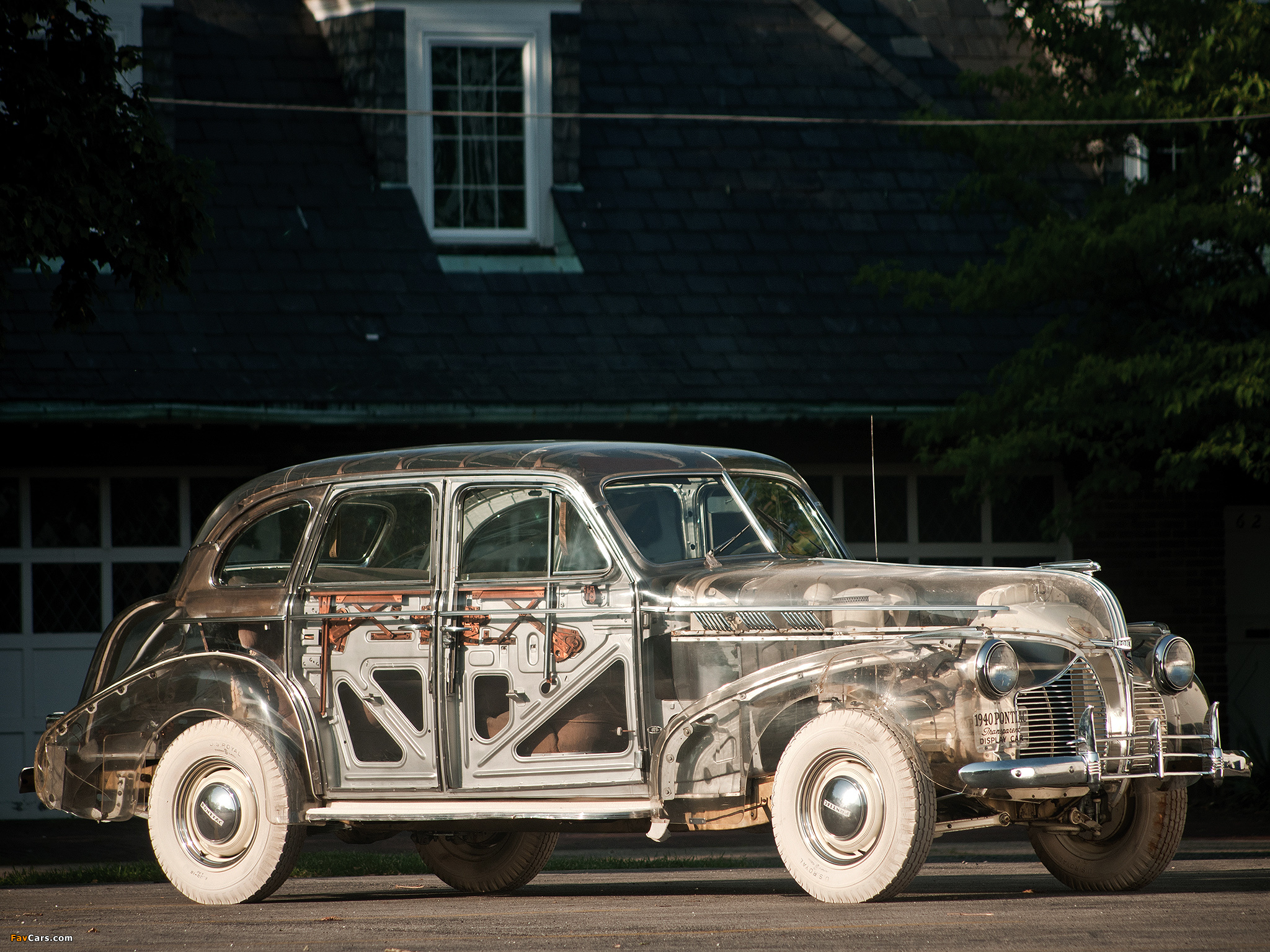 Pontiac Deluxe Six Transparent Display Car 1940 wallpapers (2048 x 1536)