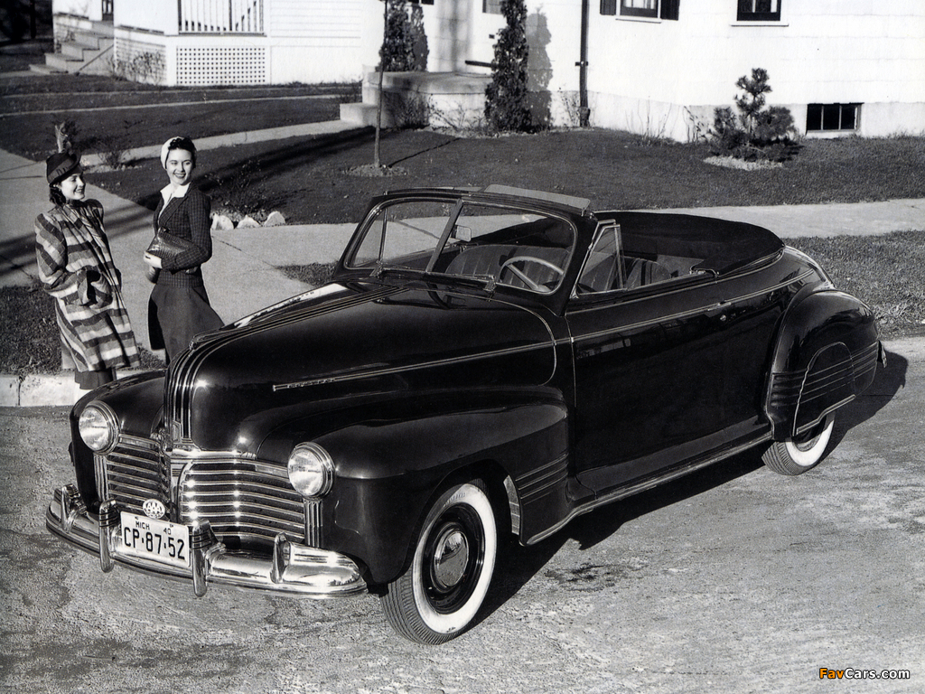 Images of Pontiac DeLuxe Six Convertible Coupe (2567) 1941 (1024 x 768)