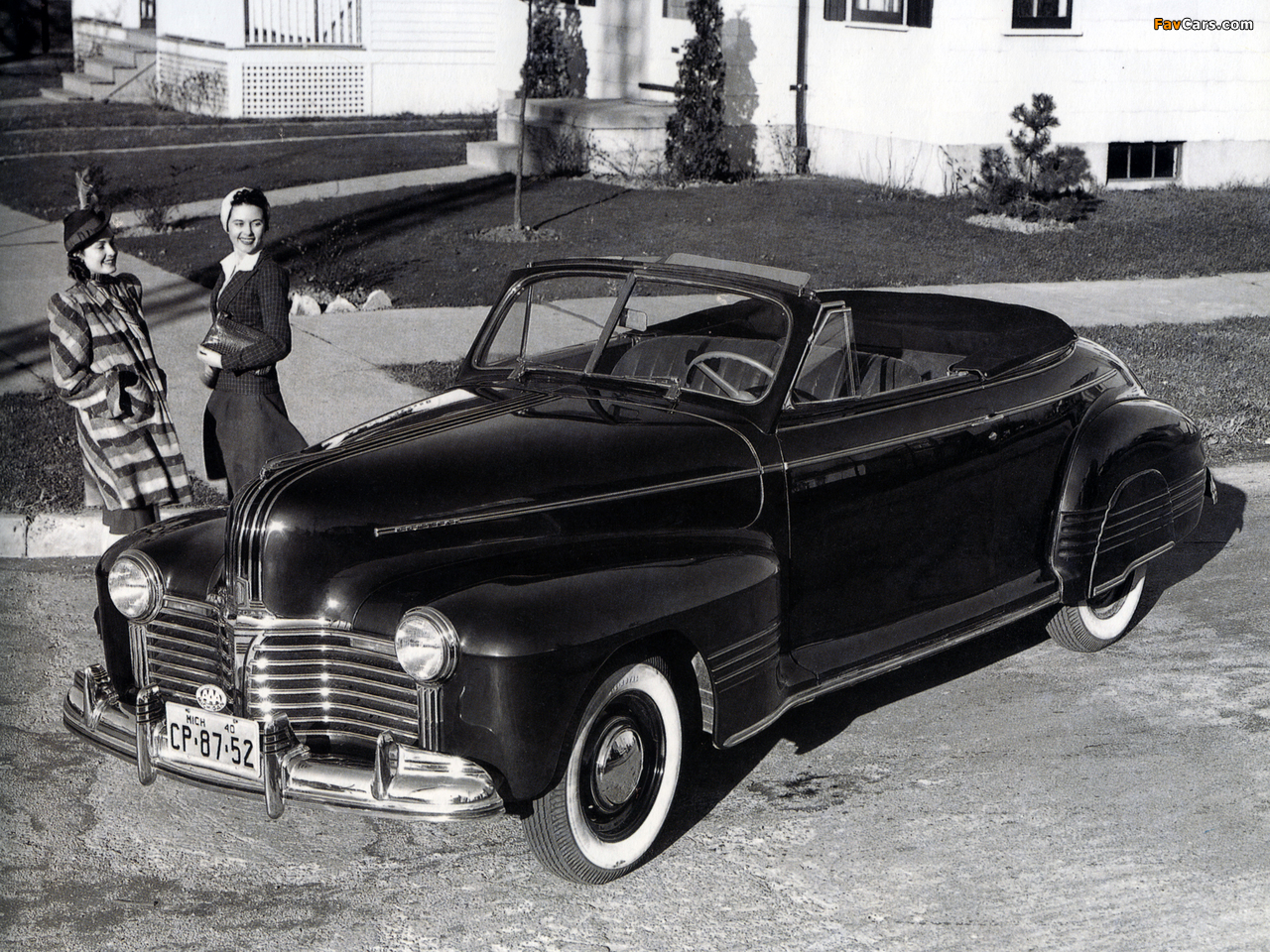 Images of Pontiac DeLuxe Six Convertible Coupe (2567) 1941 (1280 x 960)