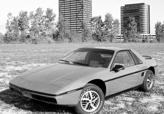 Images of Pontiac Fiero 1984–88