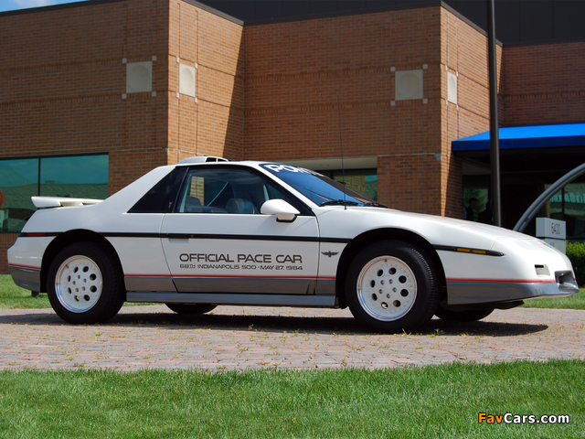 Photos of Pontiac Fiero Indy 500 Pace Car 1984 (640 x 480)