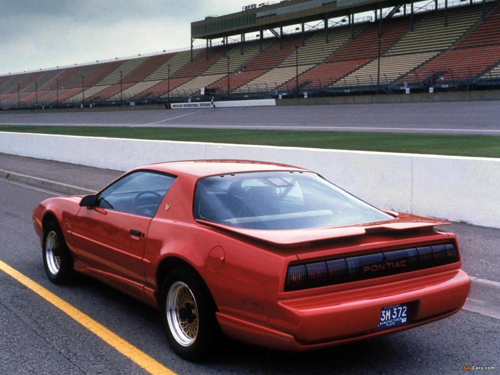 Images of Pontiac Firebird Trans Am GTA 1990 (1600 x 1200)