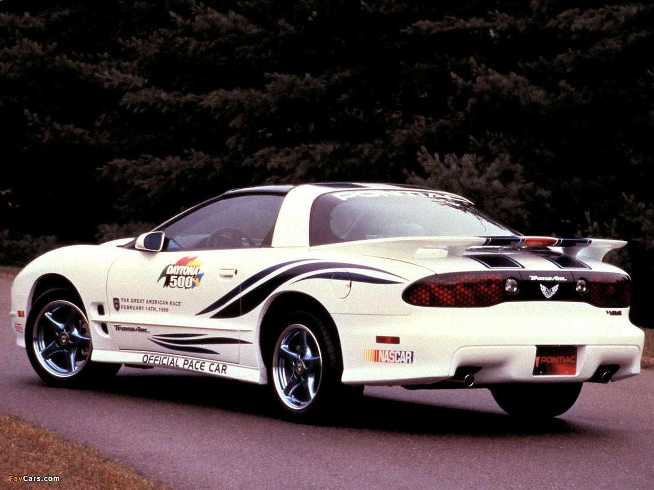 Photos of Pontiac Firebird Trans Am 30th Anniversary Daytona 500 Pace Car 1999 (1280 x 960)