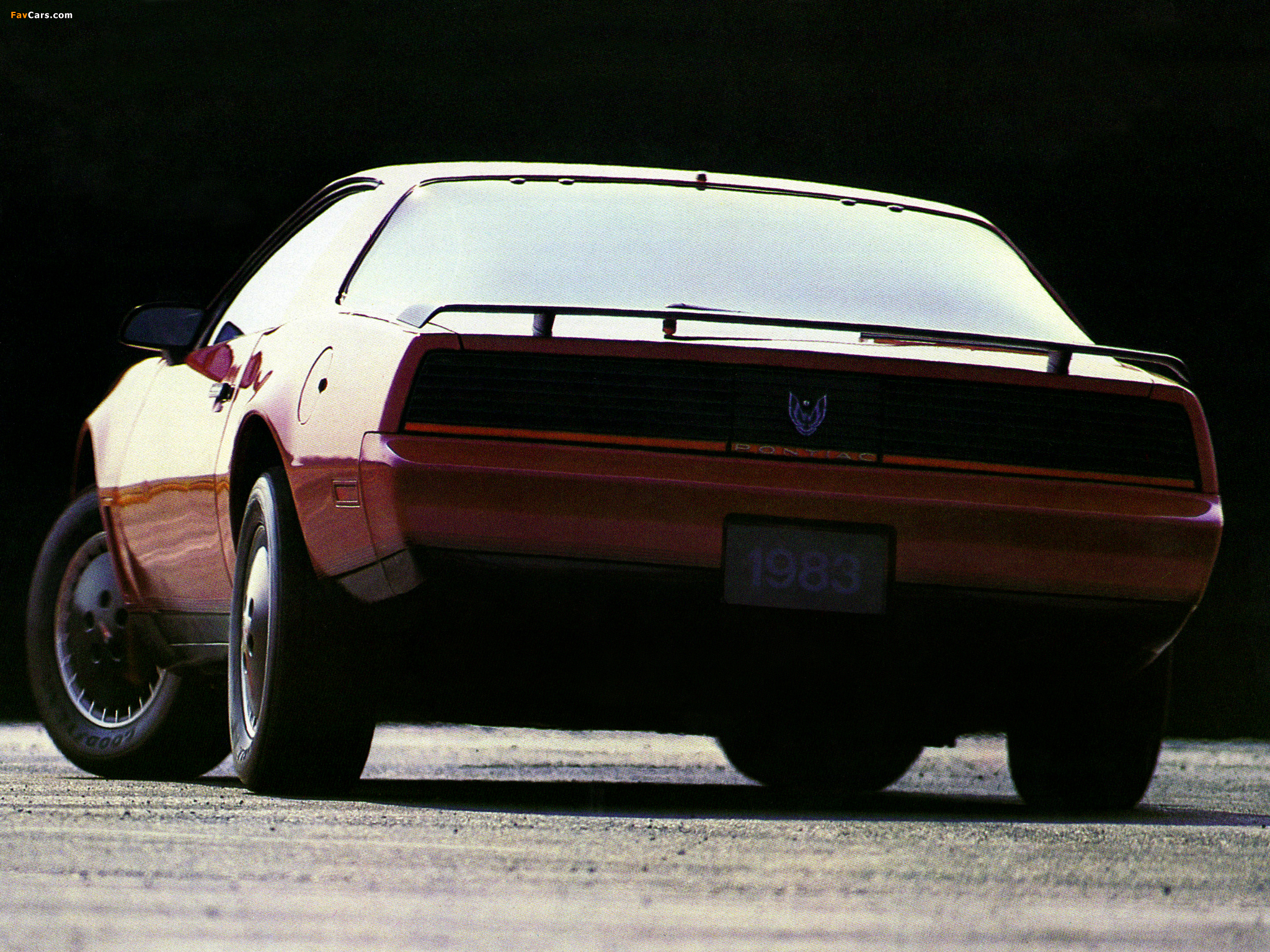Pictures of Pontiac Firebird Trans Am 1983–85 (2048 x 1536)