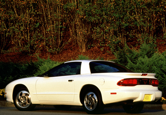 Pontiac Firebird 1993–97 photos