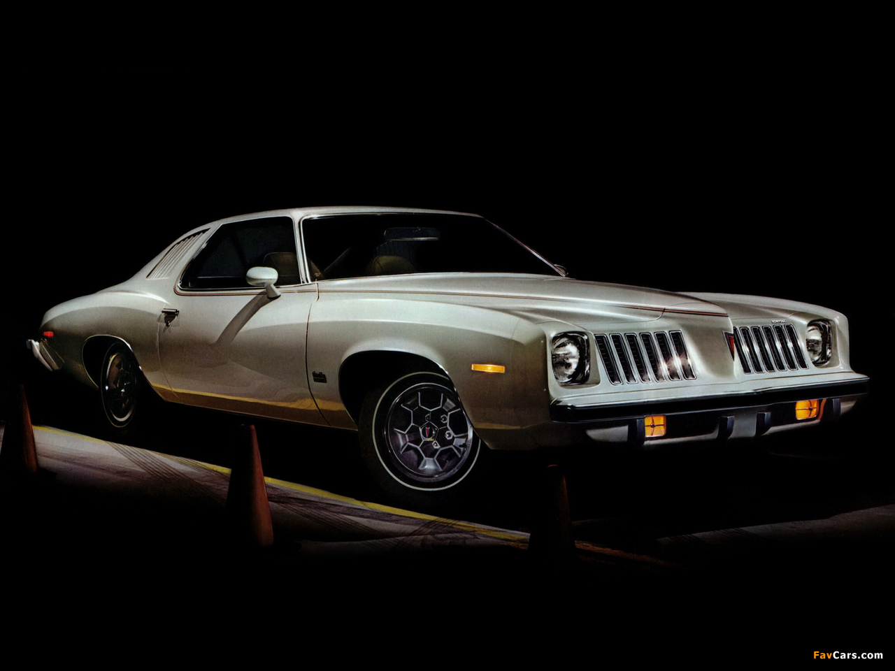 Pictures of Pontiac Grand Am Colonnade Hardtop Coupe (H37) 1974 (1280 x 960)
