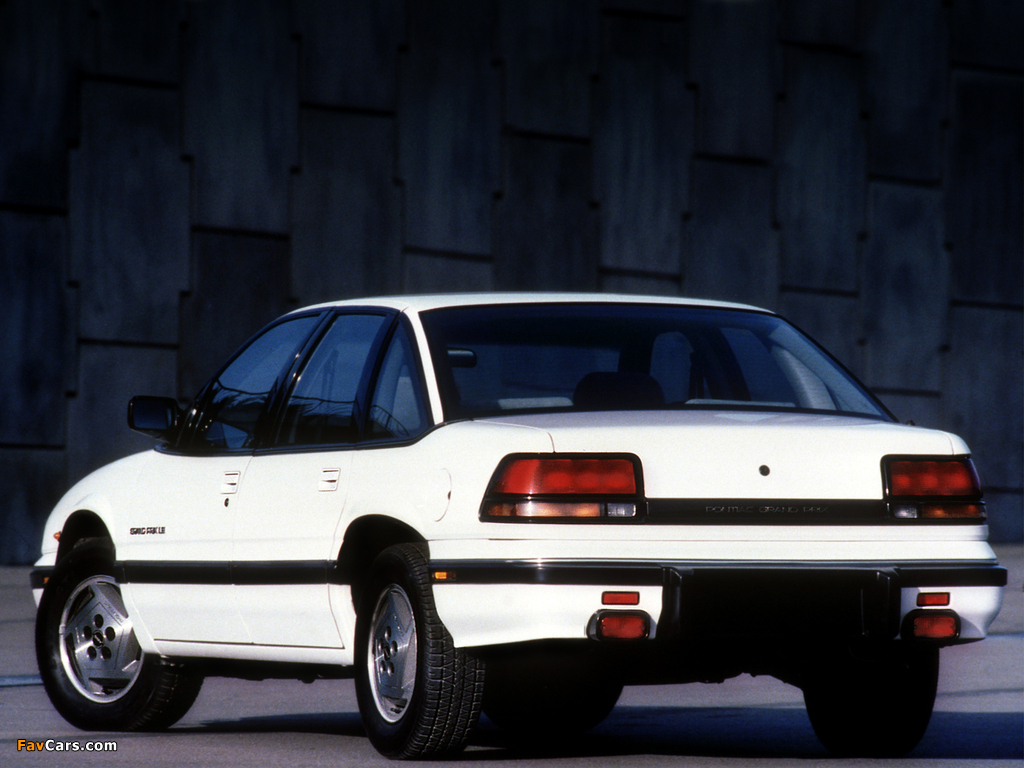 Pontiac Grand Prix LE Sedan EU-spec 1989–93 images (1024 x 768)