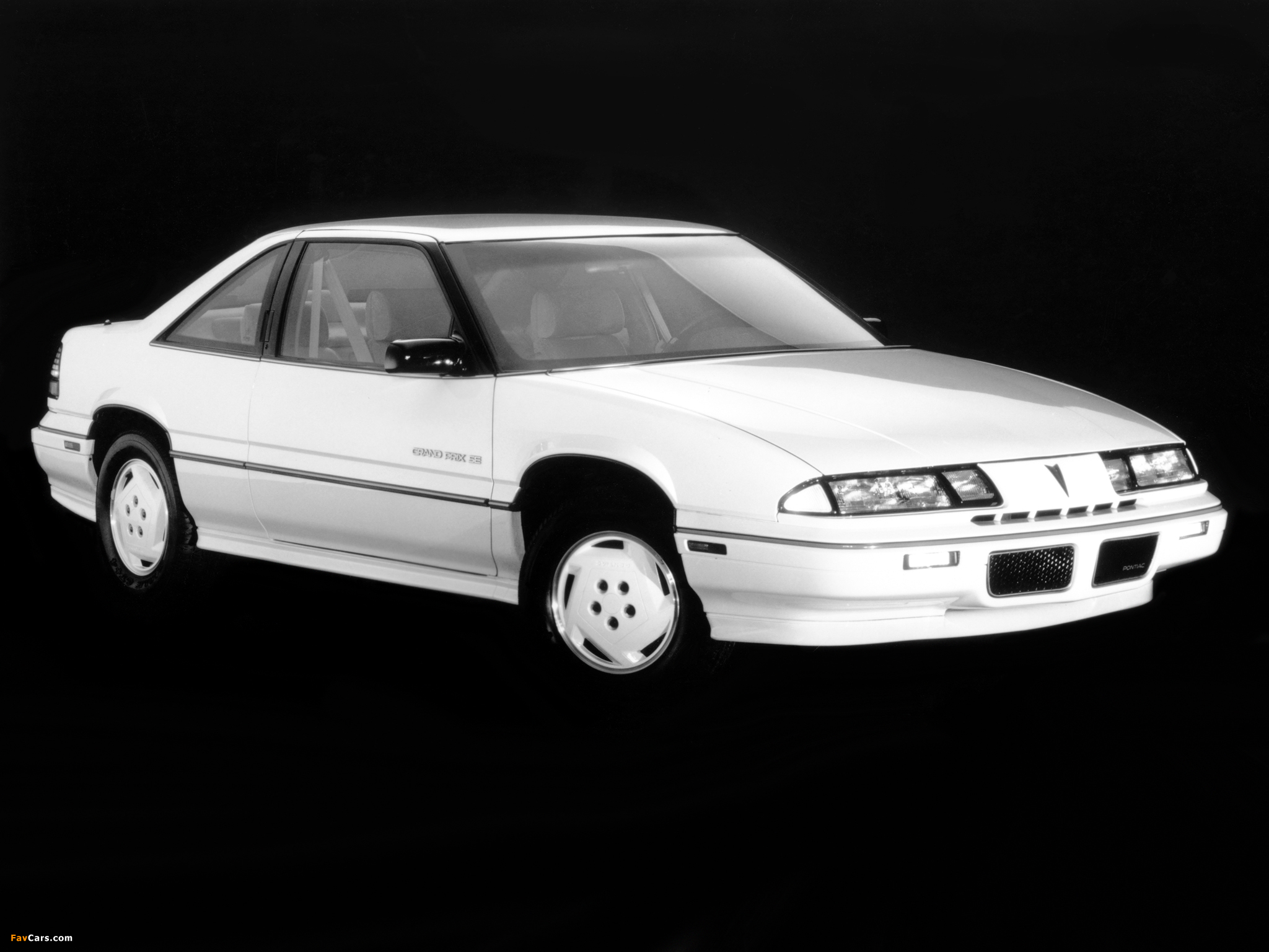 Pontiac Grand Prix Coupe 1988–93 photos (2048 x 1536)