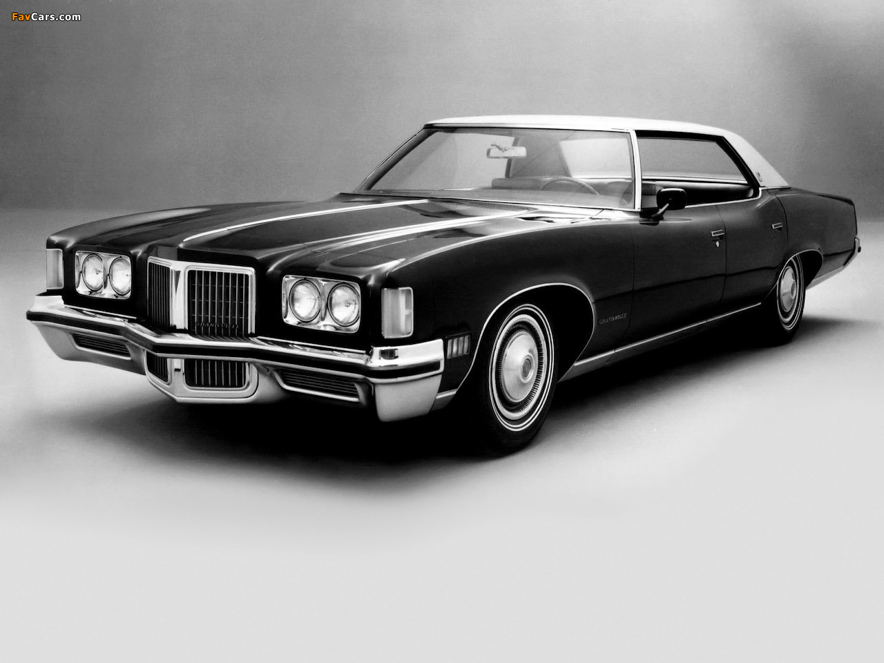 Pictures of Pontiac Grand Ville Hardtop Sedan (P49) 1972 (1280 x 960)