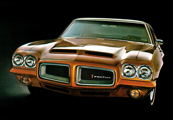 Images of Pontiac LeMans Hardtop Coupe with endura-bumper option 1972