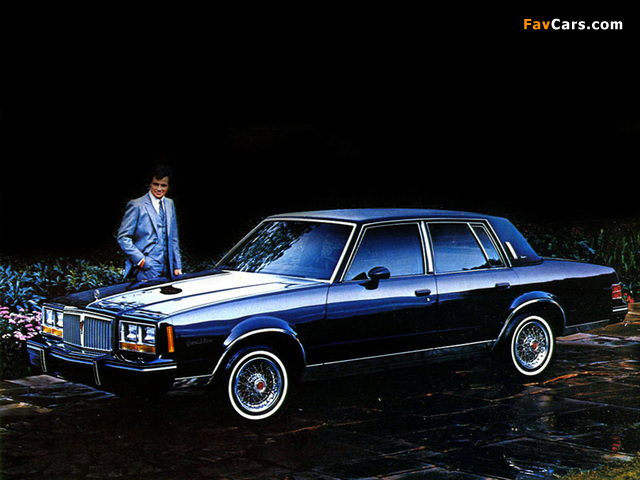 Photos of Pontiac Grand LeMans 1982 (640 x 480)