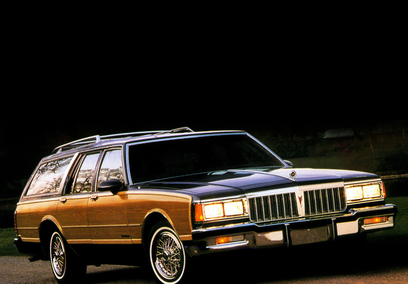 Pontiac Safari Station Wagon 1988 photos