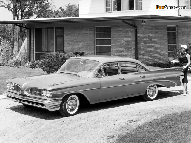 Pictures of Pontiac Custom Star Chief 4-door Sedan (2419) 1959 (640 x 480)