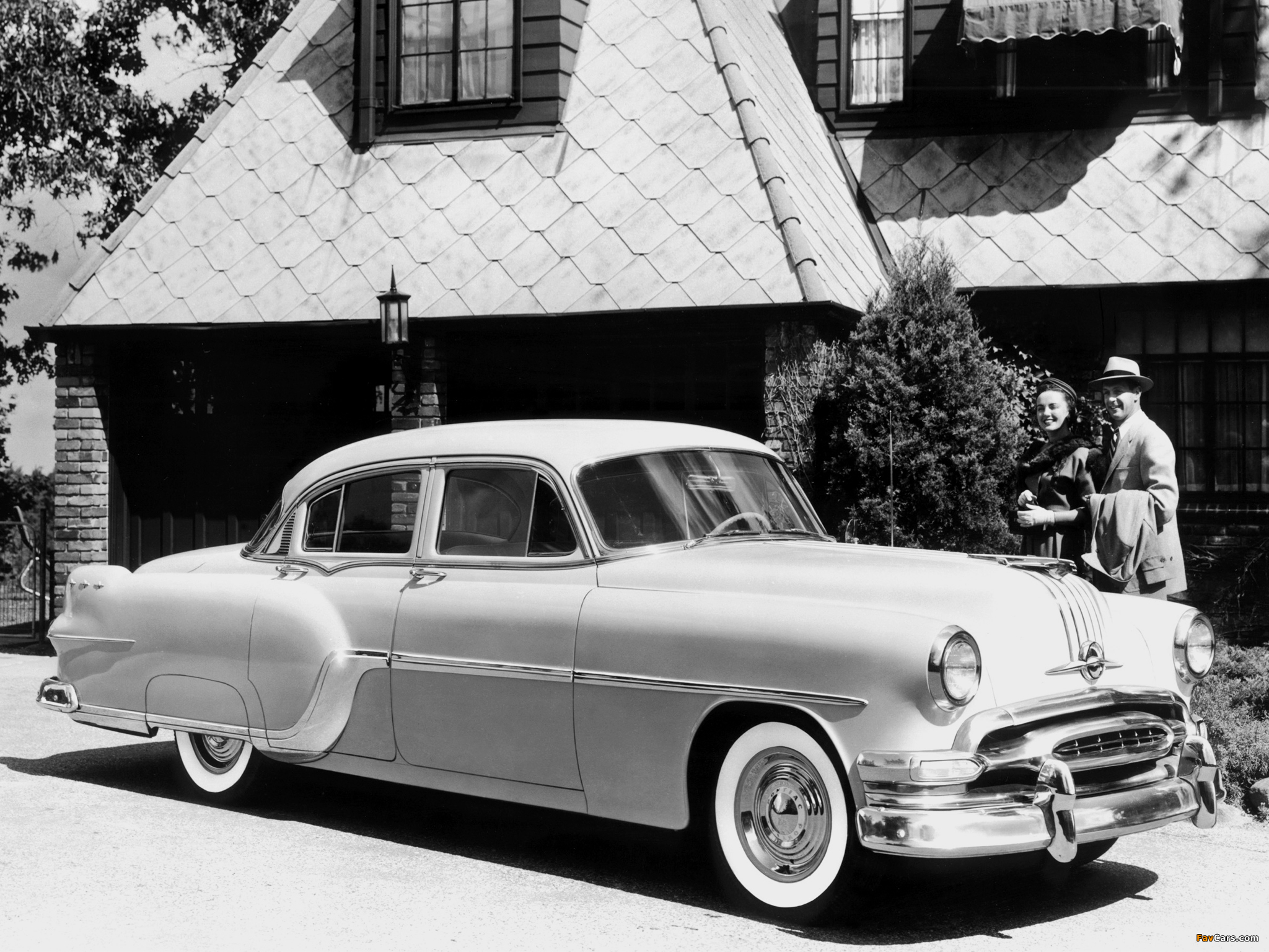 Pontiac Star Chief Custom Sedan (2869WSD) 1954 wallpapers (2048 x 1536)