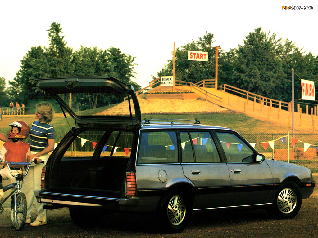 Pontiac Sunbird LE Station Wagon 1984 pictures (1024 x 768)