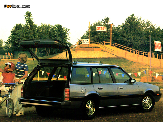 Pontiac Sunbird LE Station Wagon 1984 pictures (640 x 480)