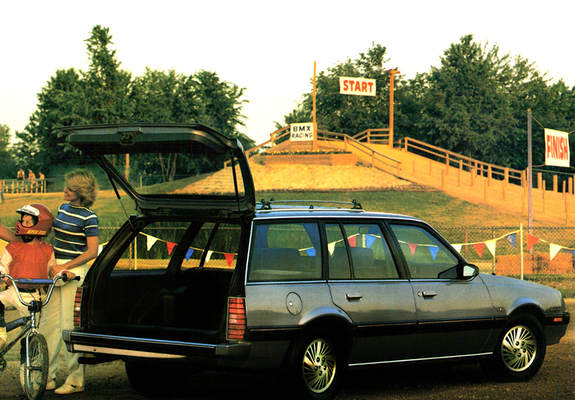 Pontiac Sunbird LE Station Wagon 1984 pictures