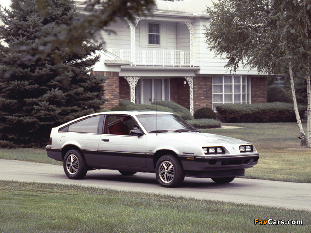 Pontiac Sunbird SE Hatchback Coupe 1985 pictures (640 x 480)