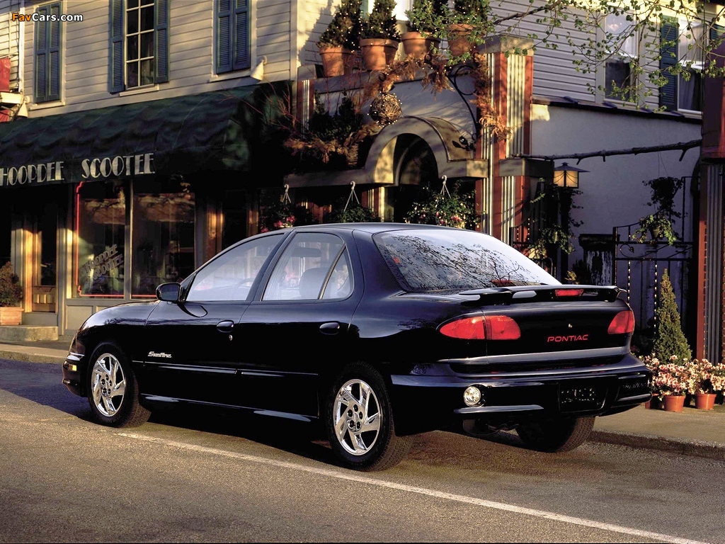 Photos of Pontiac Sunfire Sedan 2003–05 (1024 x 768)