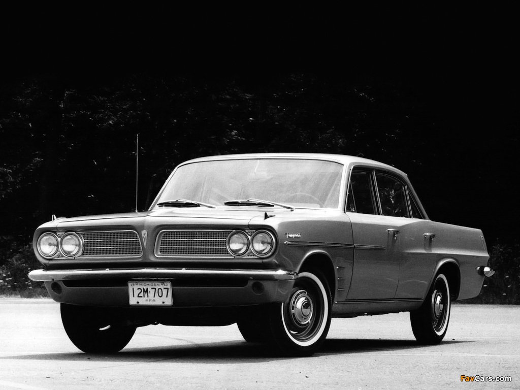 Images of Pontiac Tempest 4-door Sedan 1963 (1024 x 768)